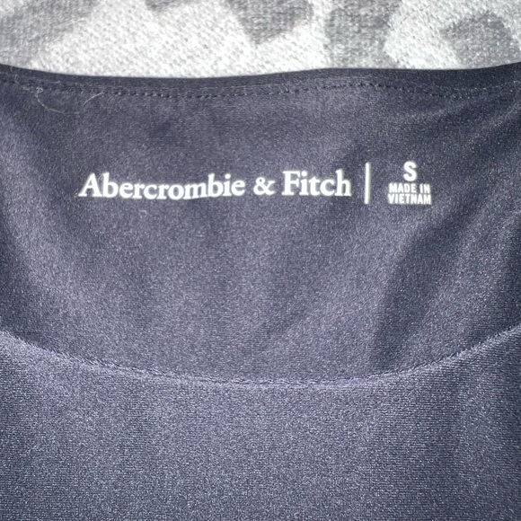 Abercrombie and fitch double lined black tshirt, size small - Picture 3 of 3